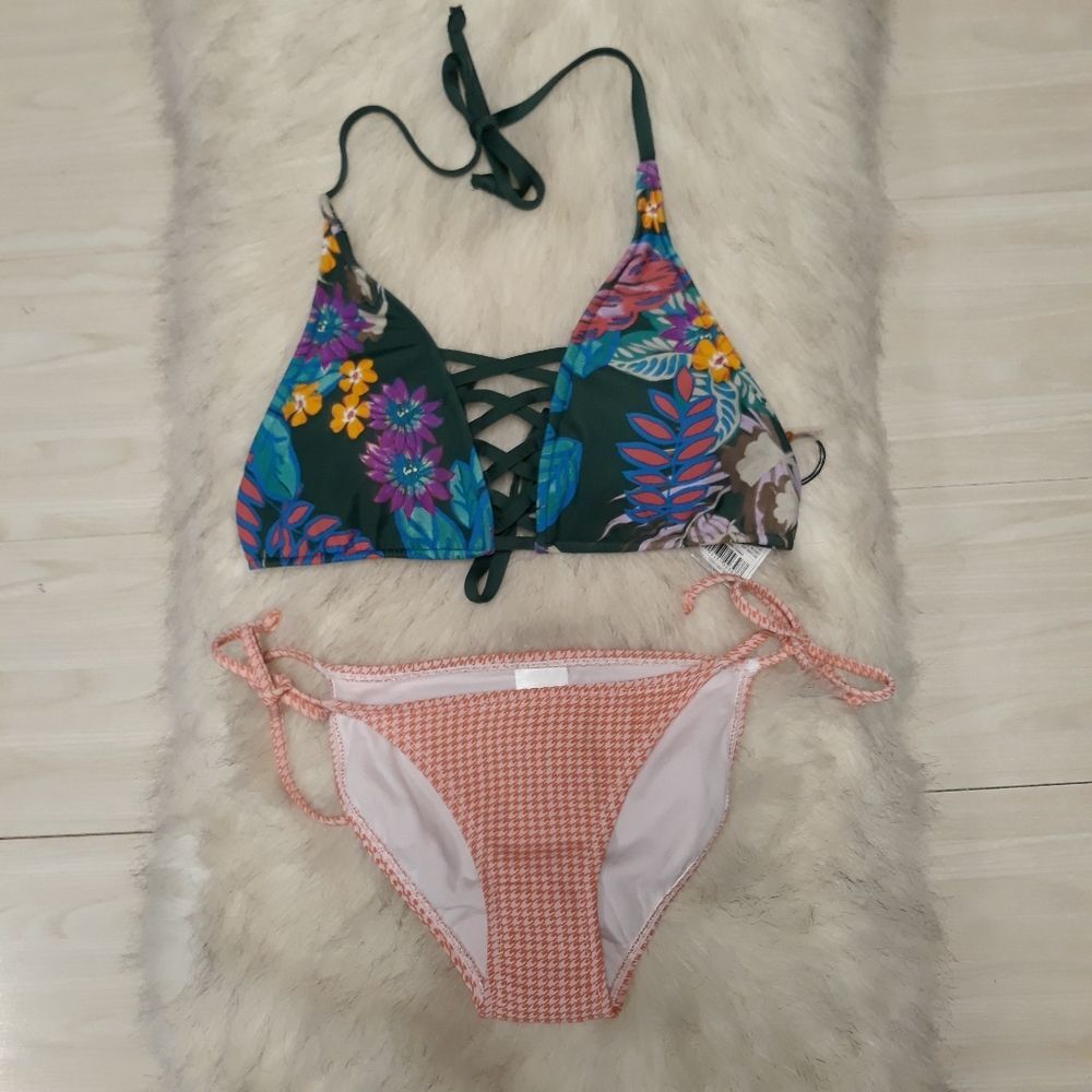 NWOT 2 piece bathing suit